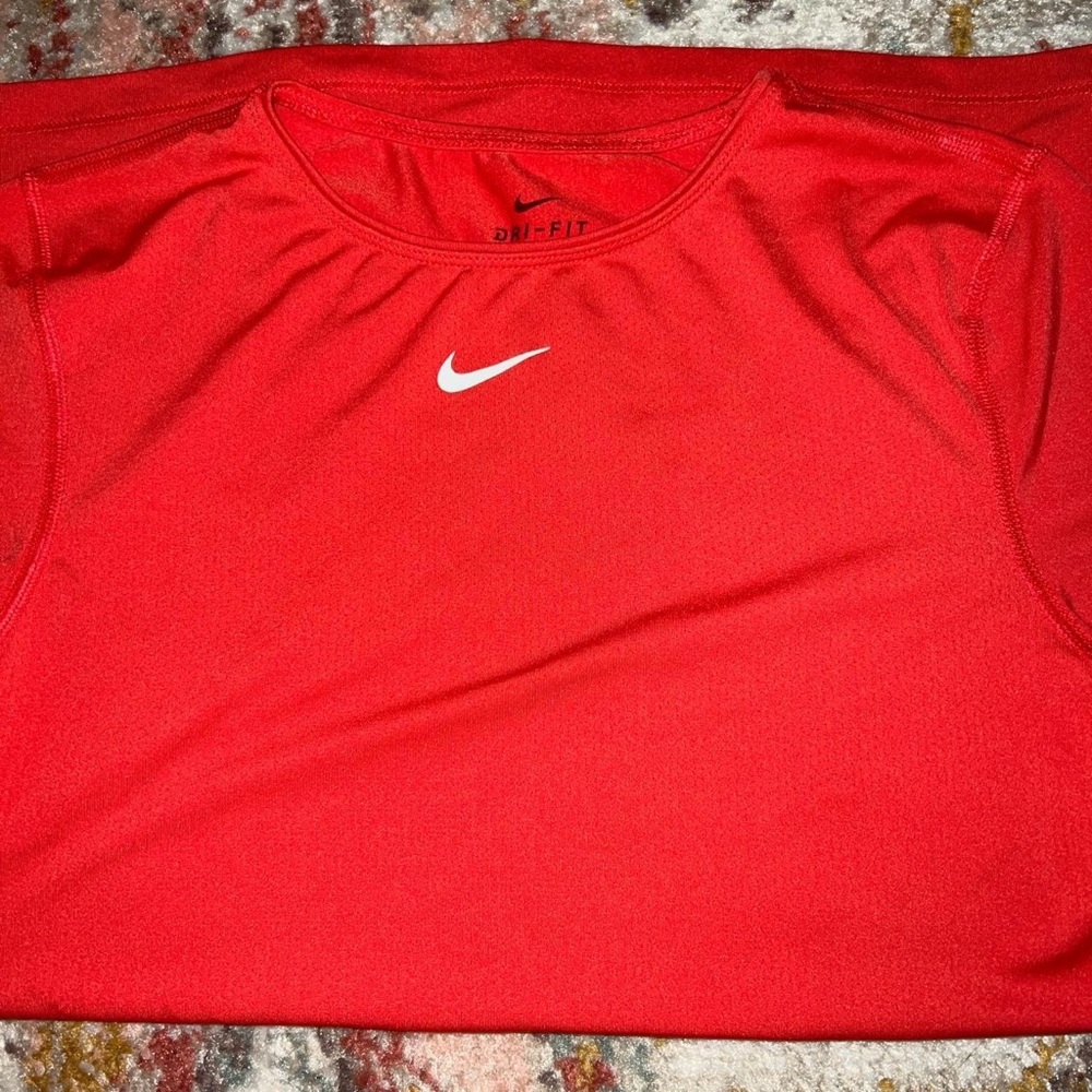 Womens Nike running shirt - Picture 2 of 3